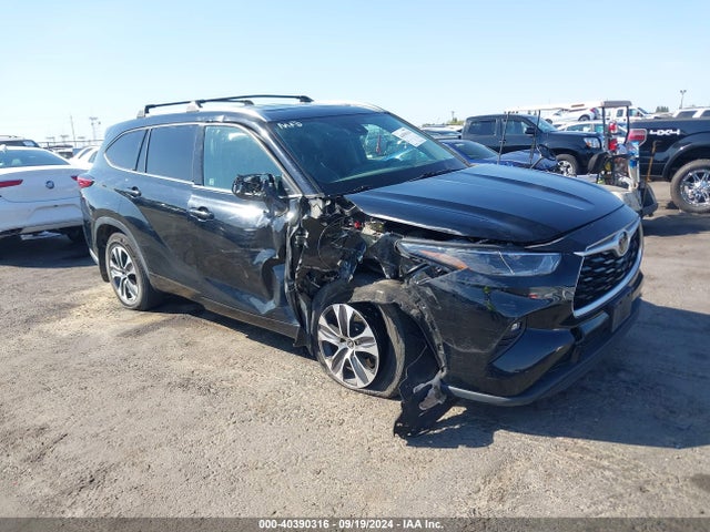 Toyota Highlander Xle 2021 5TDHZRBH1MS103284 Image 1
