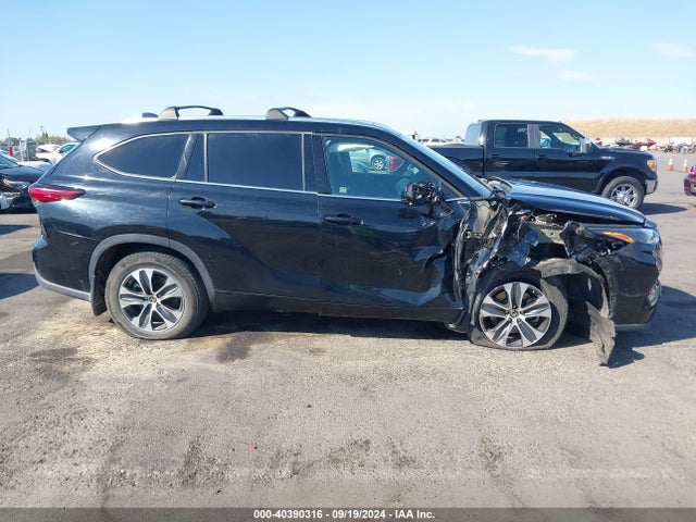 Toyota Highlander Xle 2021 5TDHZRBH1MS103284 Image 13