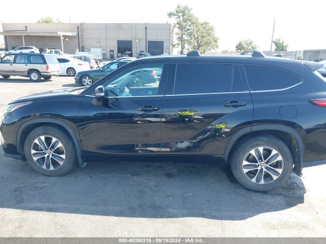 Toyota Highlander Xle 2021 5TDHZRBH1MS103284 Image 14