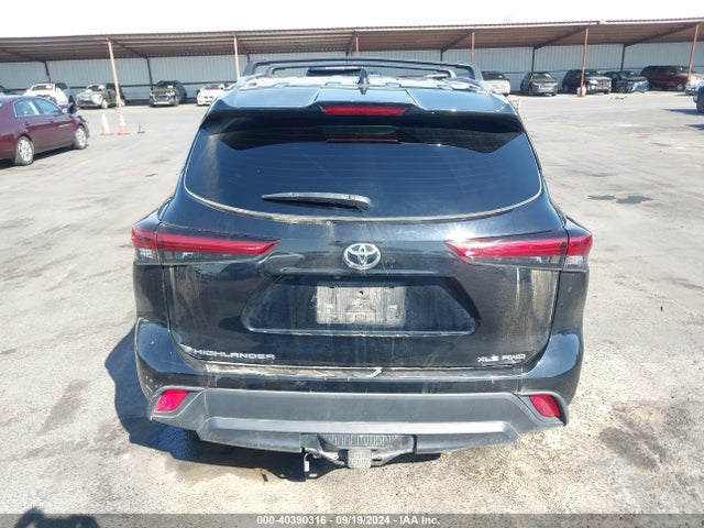 Toyota Highlander Xle 2021 5TDHZRBH1MS103284 Image 16