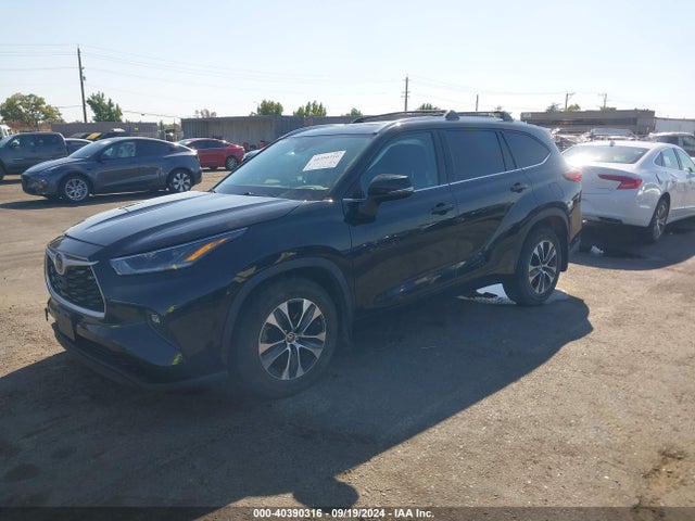 Toyota Highlander Xle 2021 5TDHZRBH1MS103284 Image 2