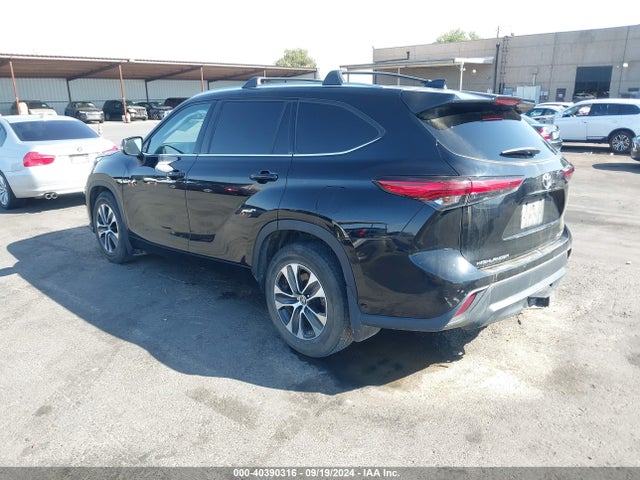 Toyota Highlander Xle 2021 5TDHZRBH1MS103284 Image 3