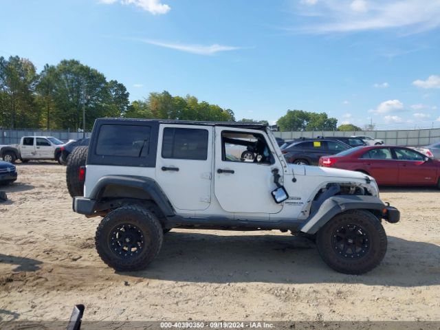 1C4BJWDG2HL615501 Jeep Wrangler Unlimited Sport 4x4