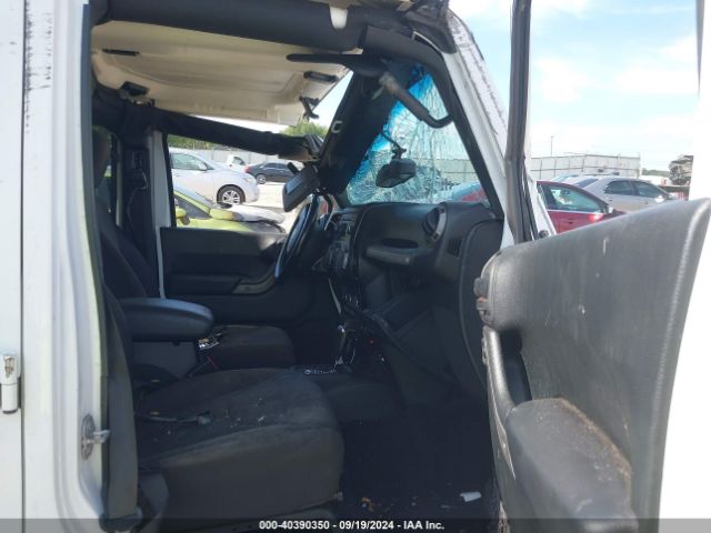 1C4BJWDG2HL615501 Jeep Wrangler Unlimited Sport 4x4