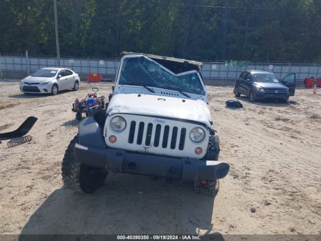 1C4BJWDG2HL615501 Jeep Wrangler Unlimited Sport 4x4
