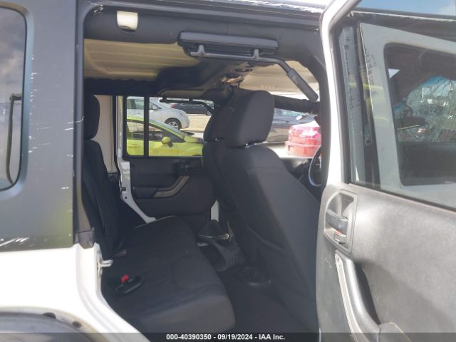 1C4BJWDG2HL615501 Jeep Wrangler Unlimited Sport 4x4
