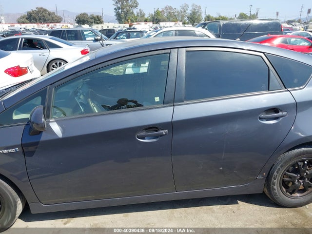 Toyota Prius Two 2014 JTDKN3DU8E1792845 Image 14