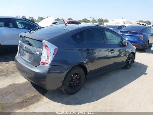 Toyota Prius Two 2014 JTDKN3DU8E1792845 Image 4