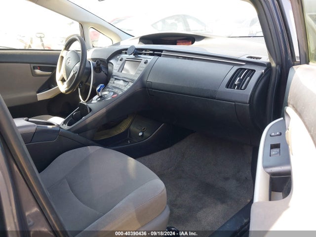 Toyota Prius Two 2014 JTDKN3DU8E1792845 Image 5