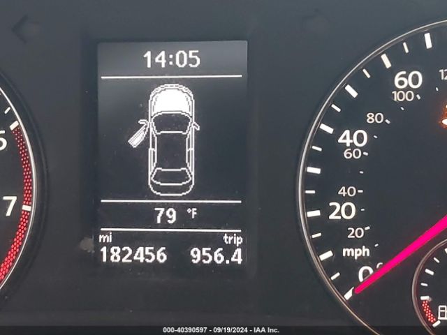 1VWBT7A36EC051572 Volkswagen Passat 1.8t Se