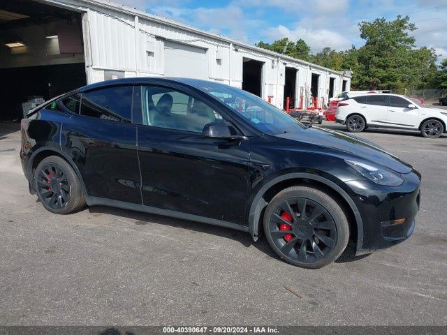 2023 TESLA MODEL Y 7SAYGDEE2PF842833 Photo 0