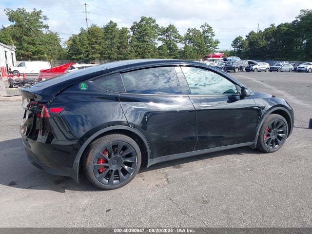 2023 TESLA MODEL Y 7SAYGDEE2PF842833 Photo 3