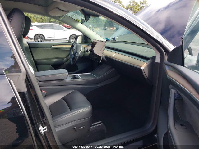 2023 TESLA MODEL Y 7SAYGDEE2PF842833 Photo 4