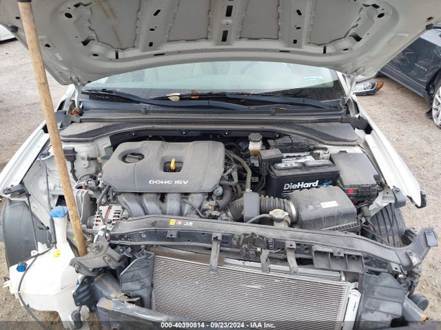 KMHD74LF9HU370268 Hyundai ELANTRA SE