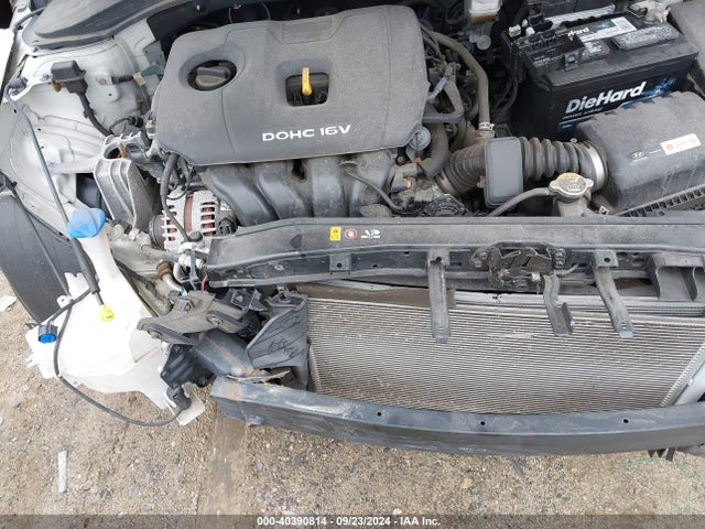 KMHD74LF9HU370268 Hyundai ELANTRA SE