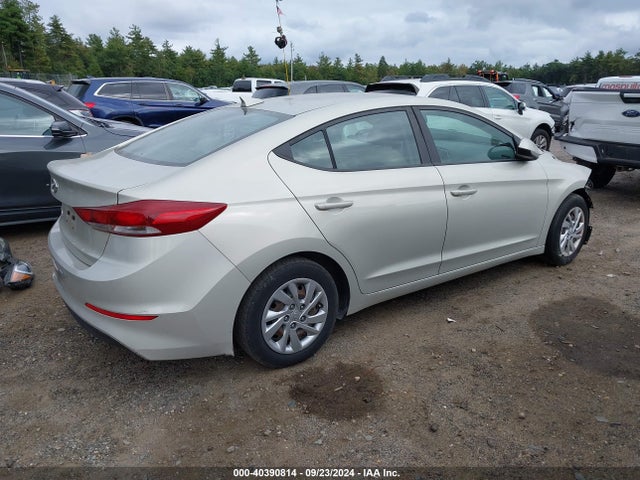 KMHD74LF9HU370268 Hyundai ELANTRA SE