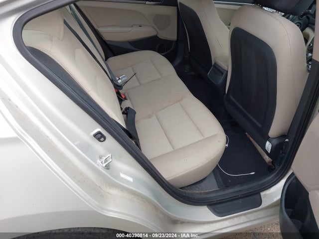KMHD74LF9HU370268 Hyundai ELANTRA SE