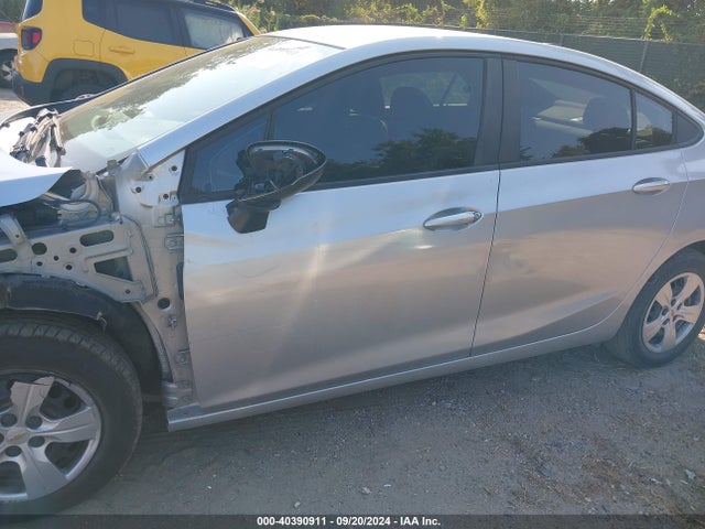 Chevrolet Cruze Ls Auto 2018 1G1BC5SM1J7102308 Image 18