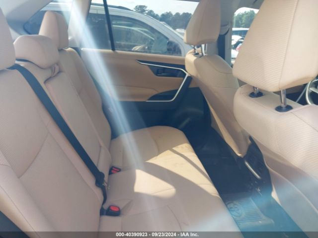 2T3H1RFVXRC264831 Toyota RAV4 LE