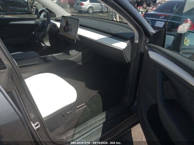 2023 TESLA MODEL Y 7SAYGAEE6PF967509 Photo 4