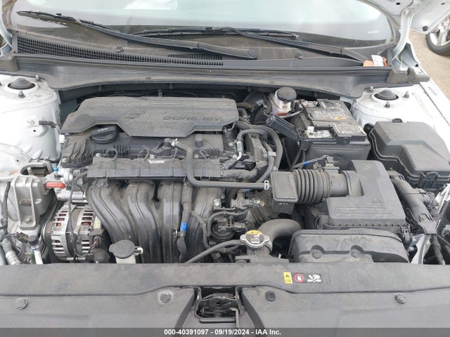 5NPLS4AG2NH055957 Hyundai ELANTRA SEL