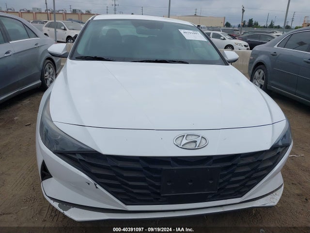5NPLS4AG2NH055957 Hyundai ELANTRA SEL