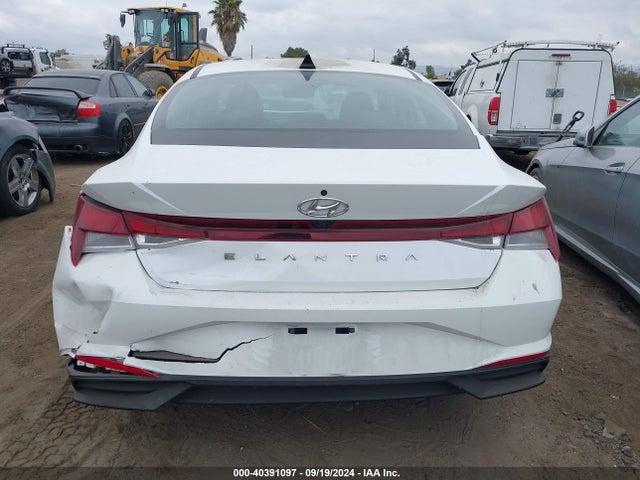 5NPLS4AG2NH055957 Hyundai ELANTRA SEL