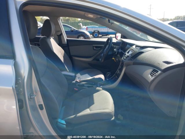 5NPDH4AE2GH776476 Hyundai ELANTRA SE