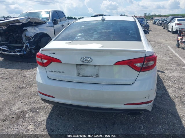 Hyundai SONATA SE 2015 5NPE24AF9FH230772 Image 16