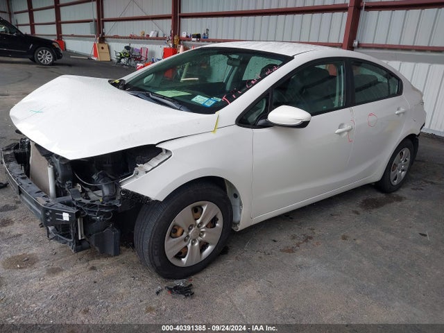 KIA FORTE LX 2017 3KPFK4A73HE102015 Image 2
