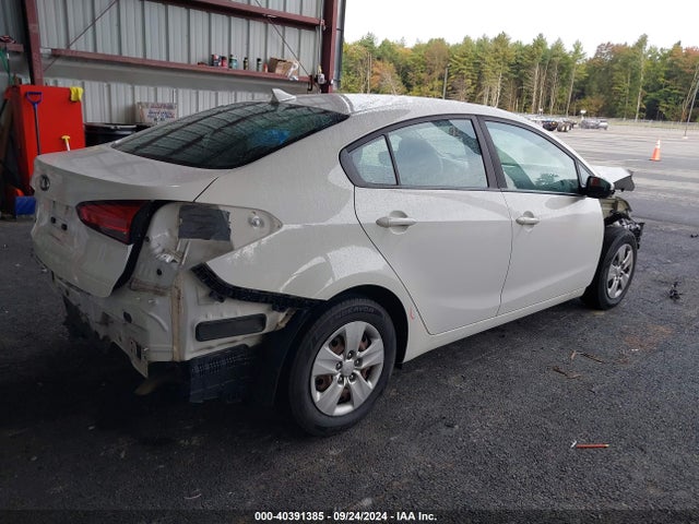 KIA FORTE LX 2017 3KPFK4A73HE102015 Image 4