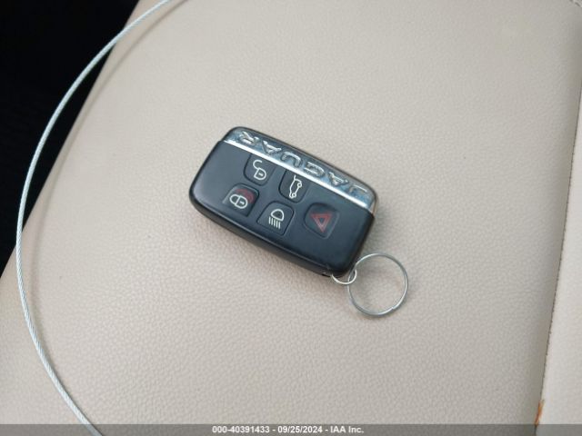 SADCJ2FX1KA368697 Jaguar F-pace 25t Premium