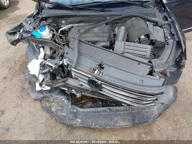 1VWAT7A3XHC072151 Volkswagen Passat 1.8t S