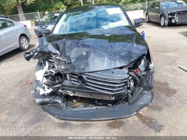 1VWAT7A3XHC072151 Volkswagen Passat 1.8t S