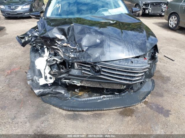 1VWAT7A3XHC072151 Volkswagen Passat 1.8t S