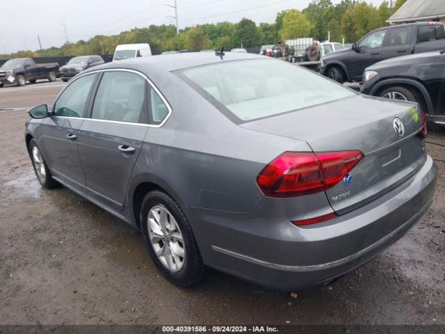1VWAT7A30HC028966 Volkswagen Passat 1.8t S