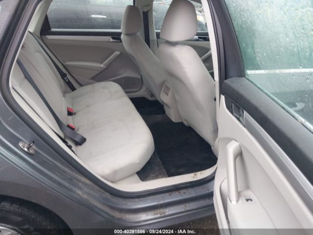 1VWAT7A30HC028966 Volkswagen Passat 1.8t S