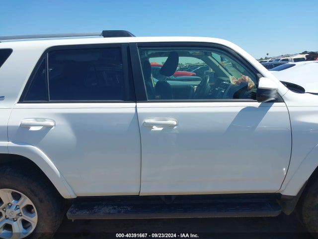 Toyota 4RUNNER SR5 2019 JTEBU5JR2K5634595 Image 14