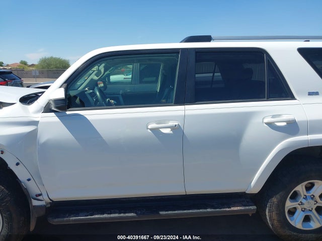 Toyota 4RUNNER SR5 2019 JTEBU5JR2K5634595 Image 15
