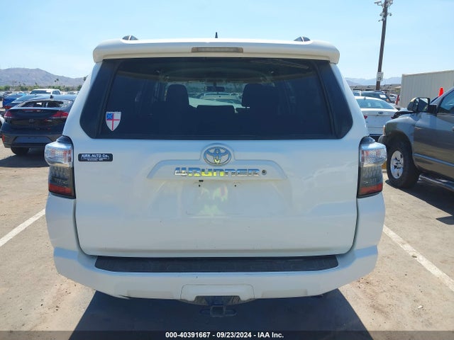 Toyota 4RUNNER SR5 2019 JTEBU5JR2K5634595 Image 17