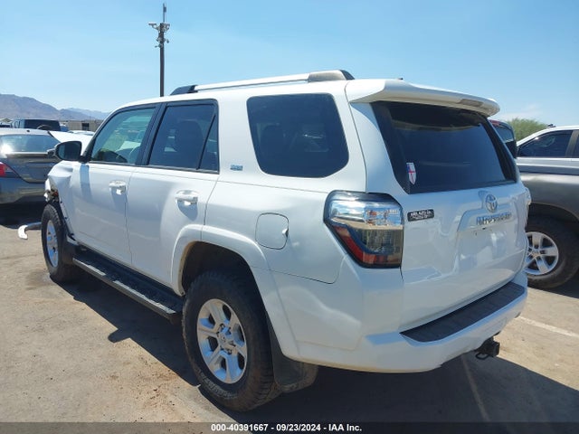 Toyota 4RUNNER SR5 2019 JTEBU5JR2K5634595 Image 3