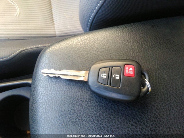 Toyota Rav4 Xle 2014 JTMRFREV3EJ006410 Image 11