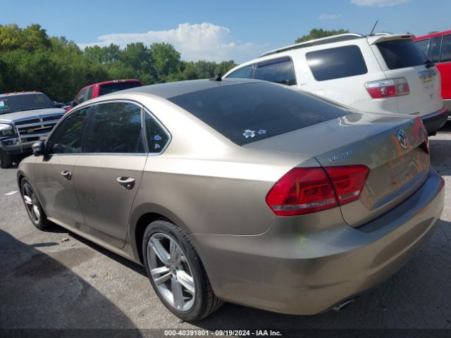 1VWBV7A39FC055224 Volkswagen Passat 2.0l Tdi Se