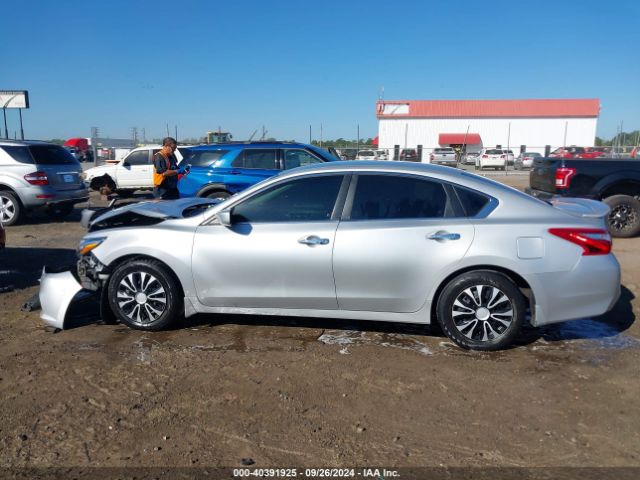 1N4AL3AP0HC480209 Nissan Altima 2.5 S