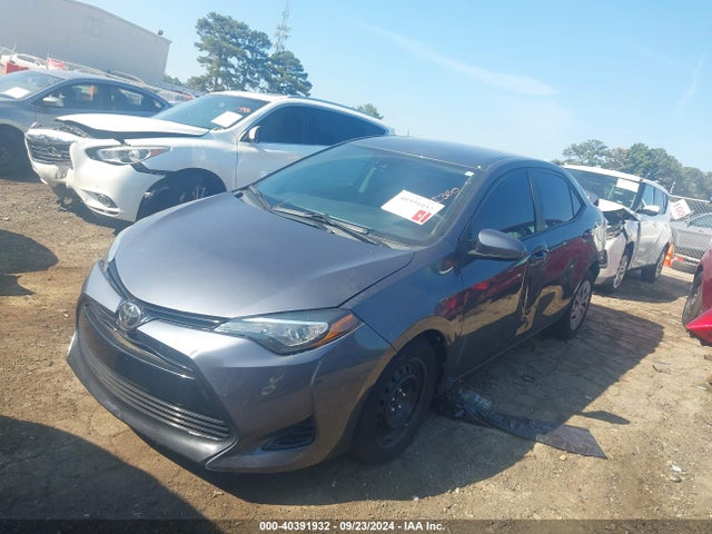 Toyota COROLLA LE 2018 2T1BURHE0JC973243 Image 2