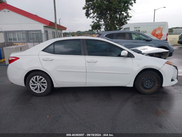 Toyota COROLLA LE 2018 2T1BURHE1JC029077 Image 13