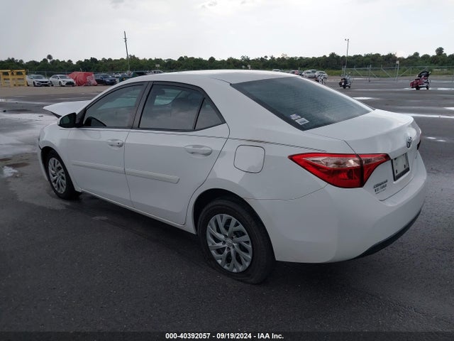 Toyota COROLLA LE 2018 2T1BURHE1JC029077 Image 3