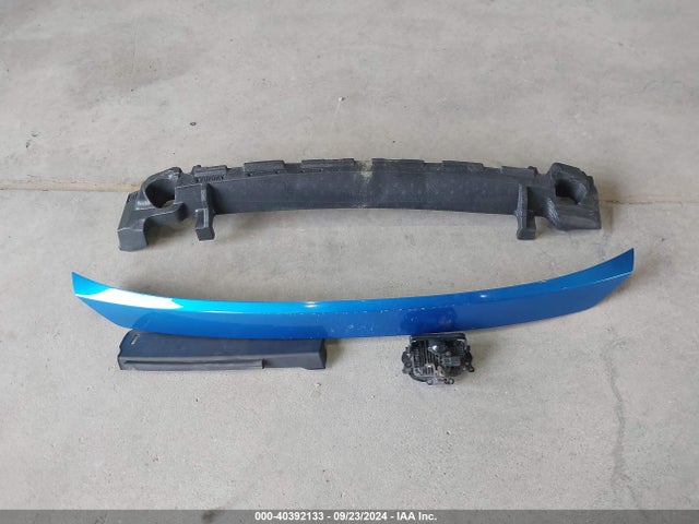 Toyota RAV4 LE 2018 JTMBFREV3JJ254409 Image 12