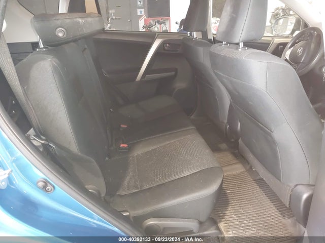 Toyota RAV4 LE 2018 JTMBFREV3JJ254409 Image 8