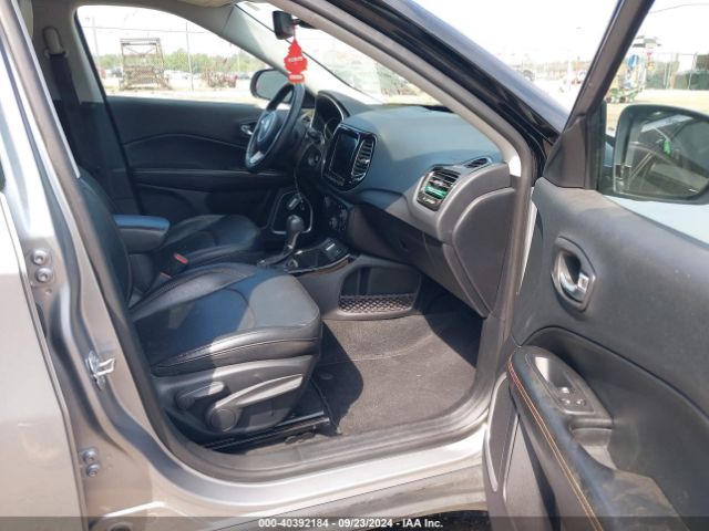 3C4NJCCB2KT637818 Jeep Compass Limited Fwd